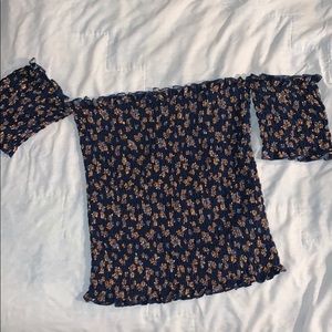 Frill-Trimmed Shirred Top w/ Sleeves